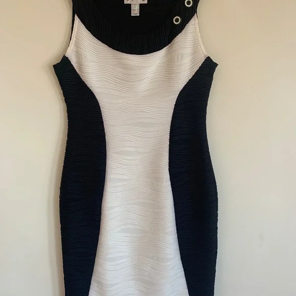 Dress - Picture 1 of 3